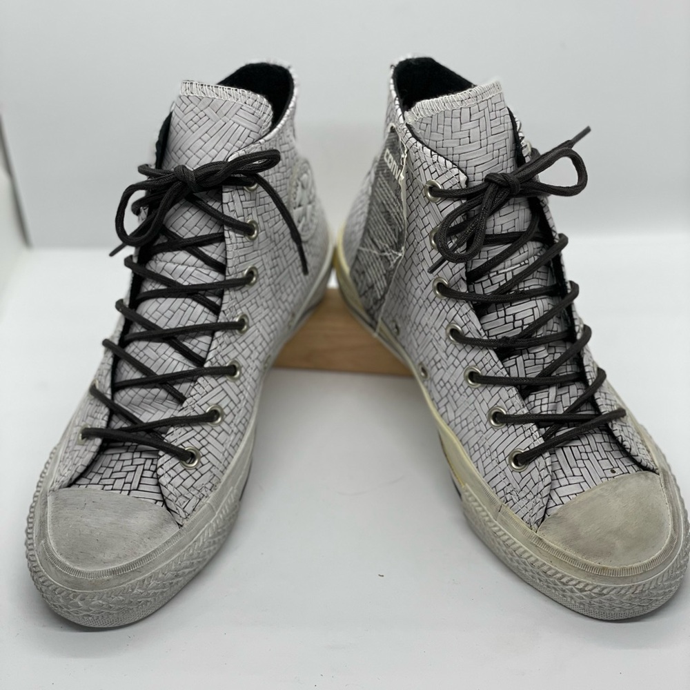 Women’s Size 6 Black / White Distressed Textured Leather Converse Hightops